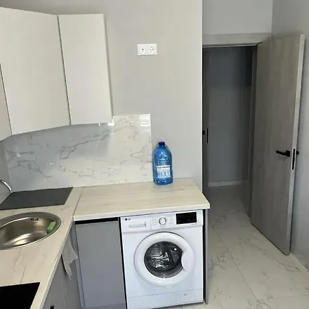 однокімнатна на 1му поверсі Appartement